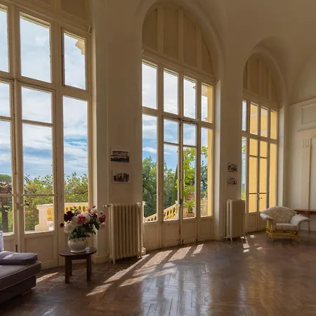Les Logis De Valescure *